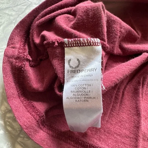 Fred Perry T-Shirt with Black velvet flocked Laurel Wreath Design - Picture 5 of 5